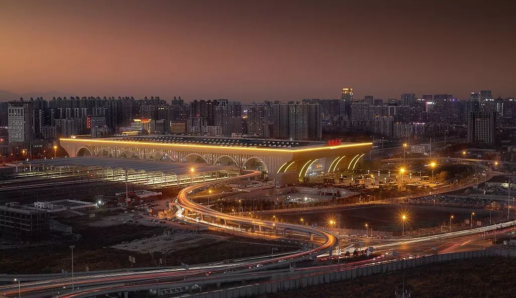 石家庄市领导与市民共话发展大计