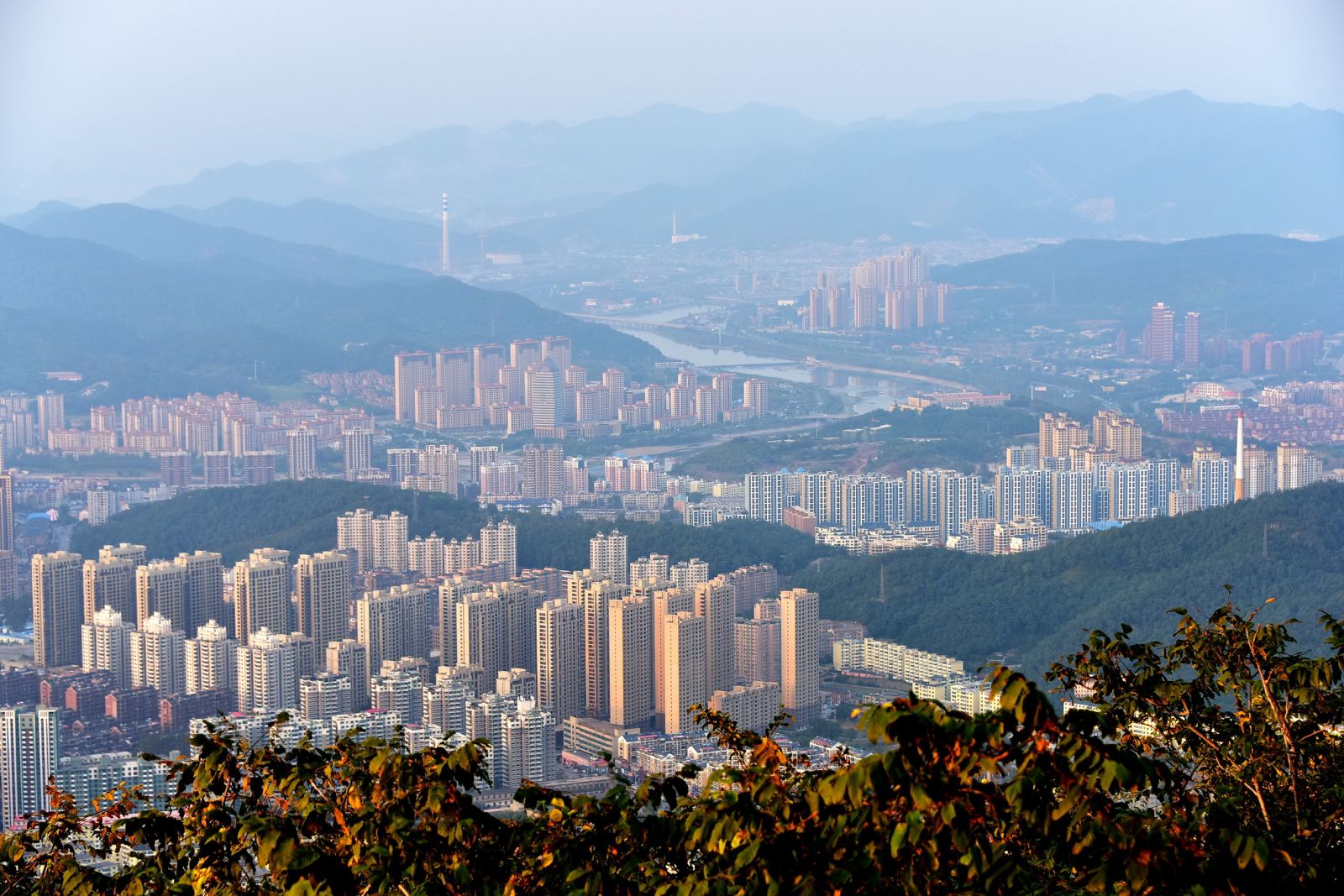 本溪钢铁城市的魅力与变迁探索